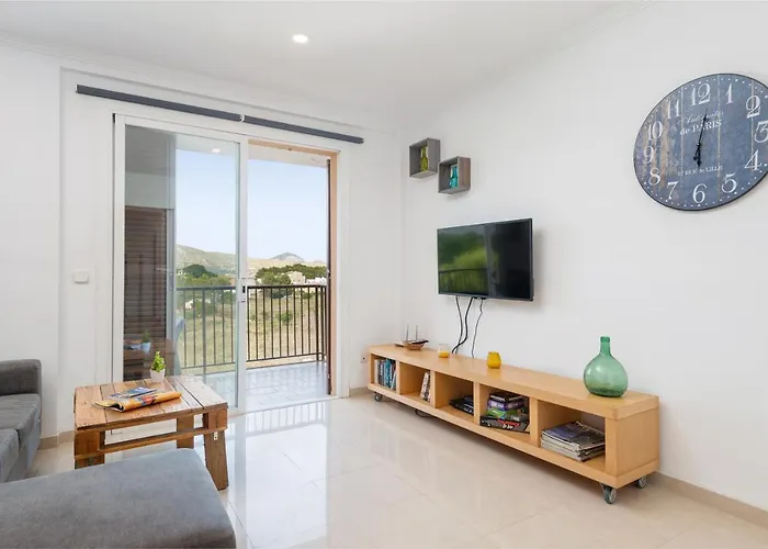 Tamarels Beach Apartment In Pollensa